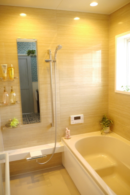 浴室　換気乾燥機付きユニットバス！浴室窓付きで明るい浴室です♪