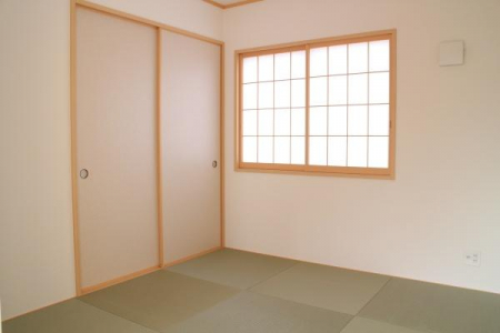 和室　しっとりと落ち着いた雰囲気の和室でゆっくり休日を満喫♪※写真は同仕様のものになります。