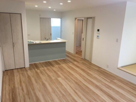 ���r���O�@��17���̍L�X�Ƃ�����Ƃ�̂����Ԃł���